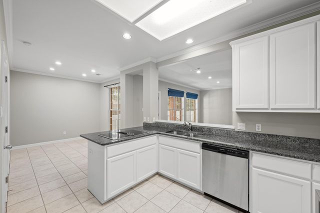 4010 Long Champ DR 19, Austin, TX 78746