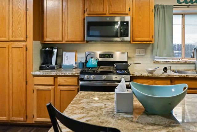 526 Regency Cir, Vacaville, CA 95687