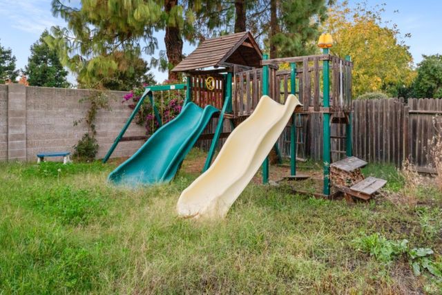 526 Regency Cir, Vacaville, CA 95687