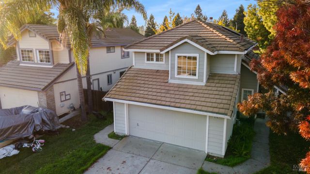 526 Regency Cir, Vacaville, CA 95687