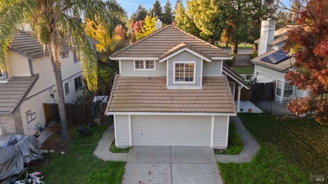 526 Regency Cir, Vacaville, CA 95687