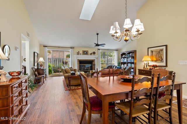 139 Villa Way, Clinton, MS 39056