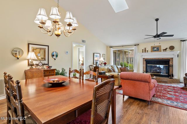 139 Villa Way, Clinton, MS 39056