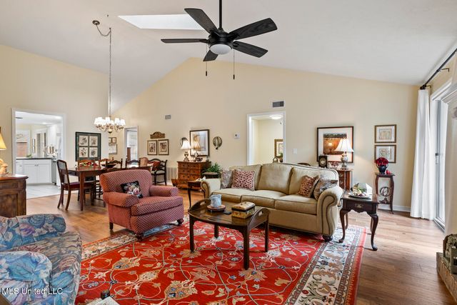 139 Villa Way, Clinton, MS 39056