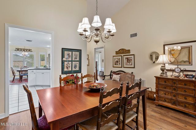 139 Villa Way, Clinton, MS 39056