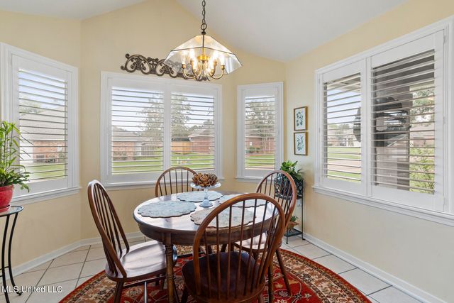 139 Villa Way, Clinton, MS 39056