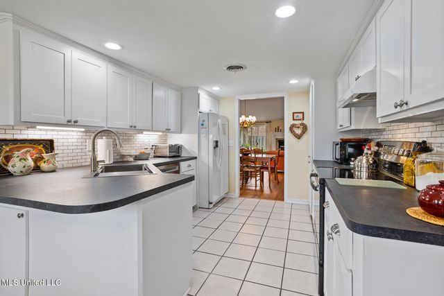 139 Villa Way, Clinton, MS 39056