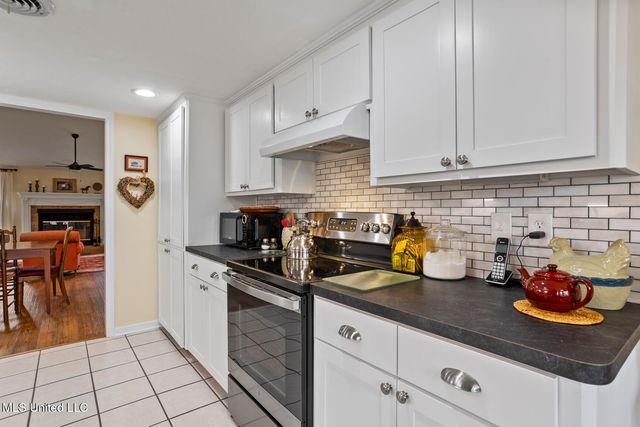 139 Villa Way, Clinton, MS 39056