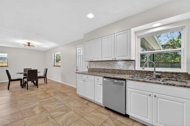 60 OUTLOOK STREET, Umatilla, FL 32784
