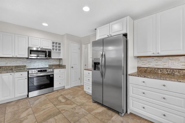 60 OUTLOOK STREET, Umatilla, FL 32784