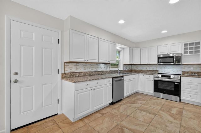 60 OUTLOOK STREET, Umatilla, FL 32784
