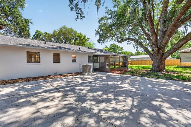 60 OUTLOOK STREET, Umatilla, FL 32784