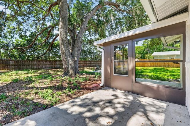 60 OUTLOOK STREET, Umatilla, FL 32784