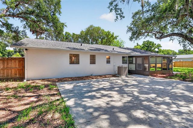 60 OUTLOOK STREET, Umatilla, FL 32784