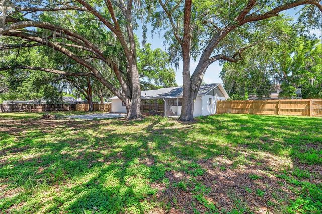 60 OUTLOOK STREET, Umatilla, FL 32784