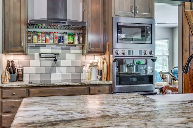132 Miller Creek Lake Road, Paradise, TX 76073
