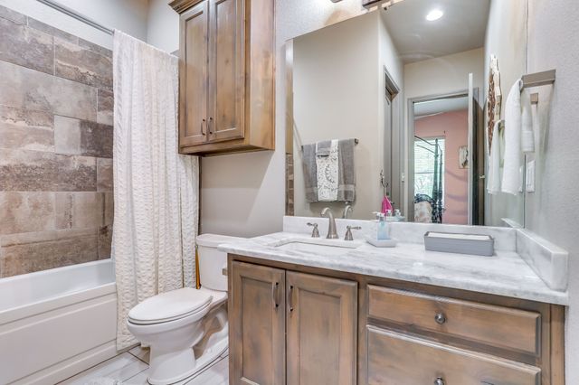 132 Miller Creek Lake Road, Paradise, TX 76073