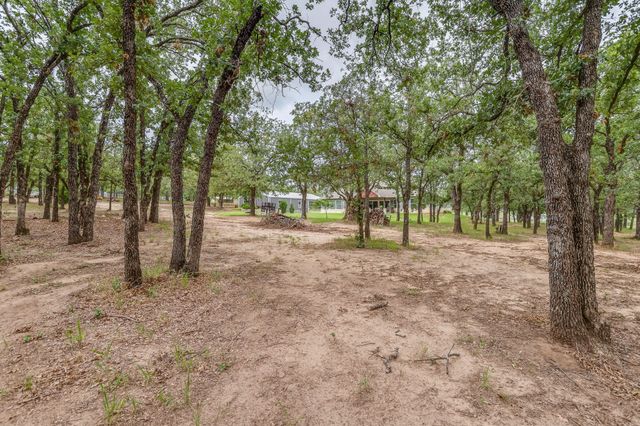 132 Miller Creek Lake Road, Paradise, TX 76073