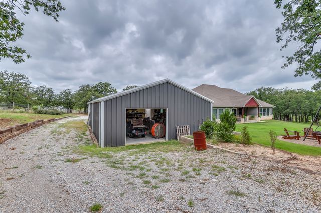 132 Miller Creek Lake Road, Paradise, TX 76073