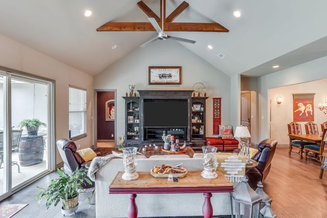 132 Miller Creek Lake Road, Paradise, TX 76073