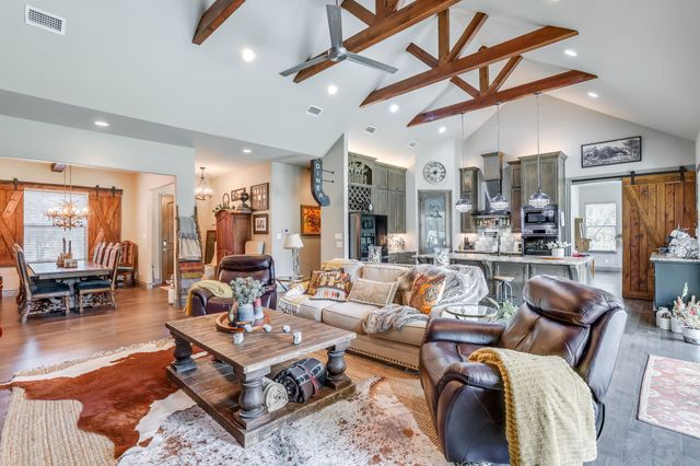 132 Miller Creek Lake Road, Paradise, TX 76073