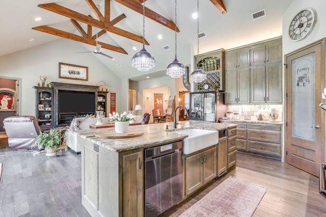 132 Miller Creek Lake Road, Paradise, TX 76073