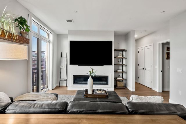 18 Artisan Dr Unit 505, Salem, NH 03079