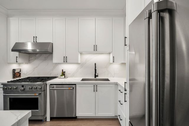 18 Artisan Dr Unit 505, Salem, NH 03079