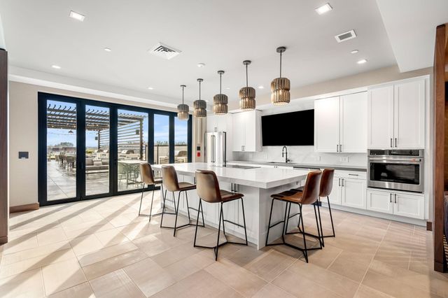 18 Artisan Dr Unit 505, Salem, NH 03079