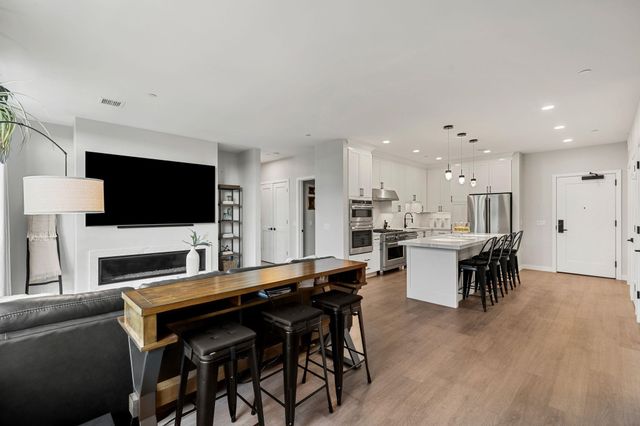 18 Artisan Dr Unit 505, Salem, NH 03079