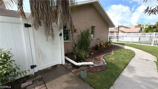 1103 SE 8th TER B, Cape Coral, FL 33990
