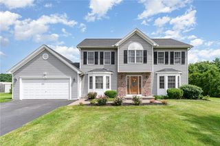 32 Summertime Trail, Parma, NY 14468