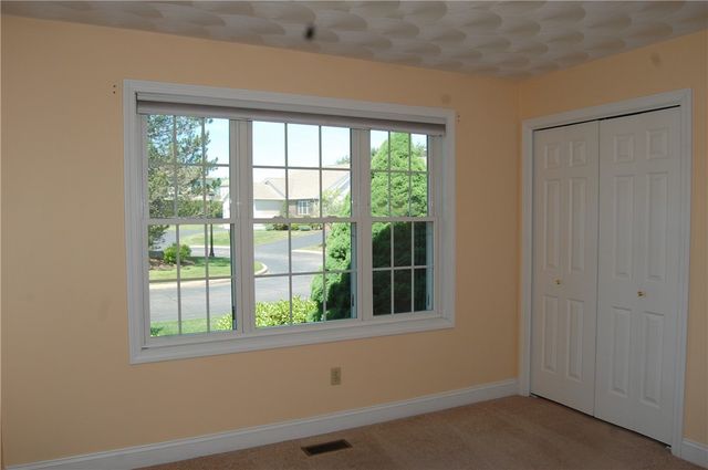 8 Sweet Corn Drive, Cranston, RI 02921
