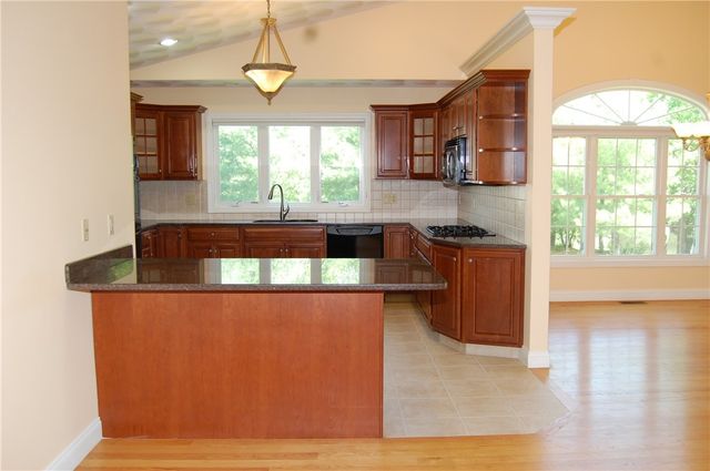 8 Sweet Corn Drive, Cranston, RI 02921