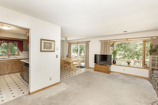 1108 62nd Avenue N, Moorhead, MN 56560
