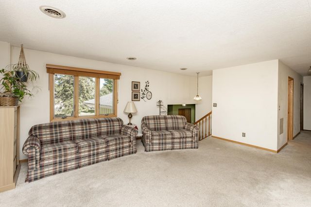 1108 62nd Avenue N, Moorhead, MN 56560