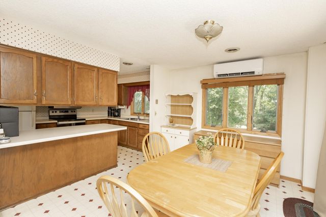 1108 62nd Avenue N, Moorhead, MN 56560
