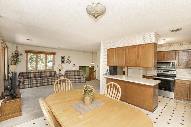 1108 62nd Avenue N, Moorhead, MN 56560
