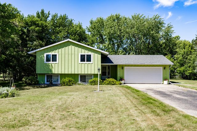 1108 62nd Avenue N, Moorhead, MN 56560