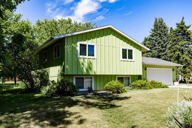 1108 62nd Avenue N, Moorhead, MN 56560