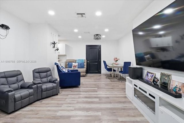 7551 Polk St, Hollywood, FL 33024