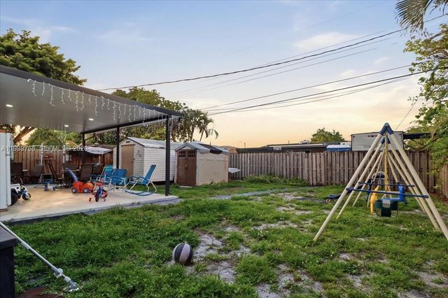 7551 Polk St, Hollywood, FL 33024