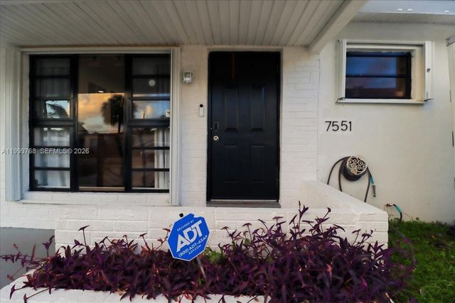 7551 Polk St, Hollywood, FL 33024