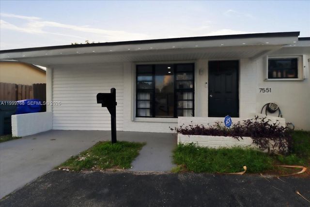 7551 Polk St, Hollywood, FL 33024