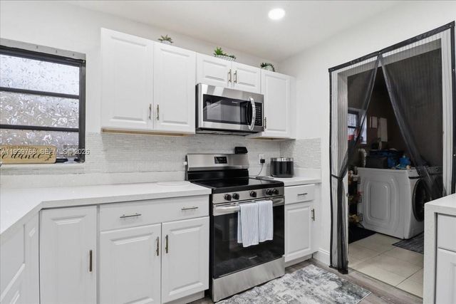 7551 Polk St, Hollywood, FL 33024