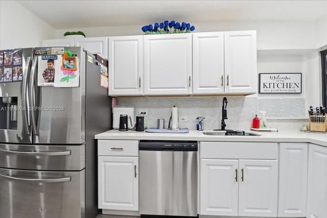 7551 Polk St, Hollywood, FL 33024