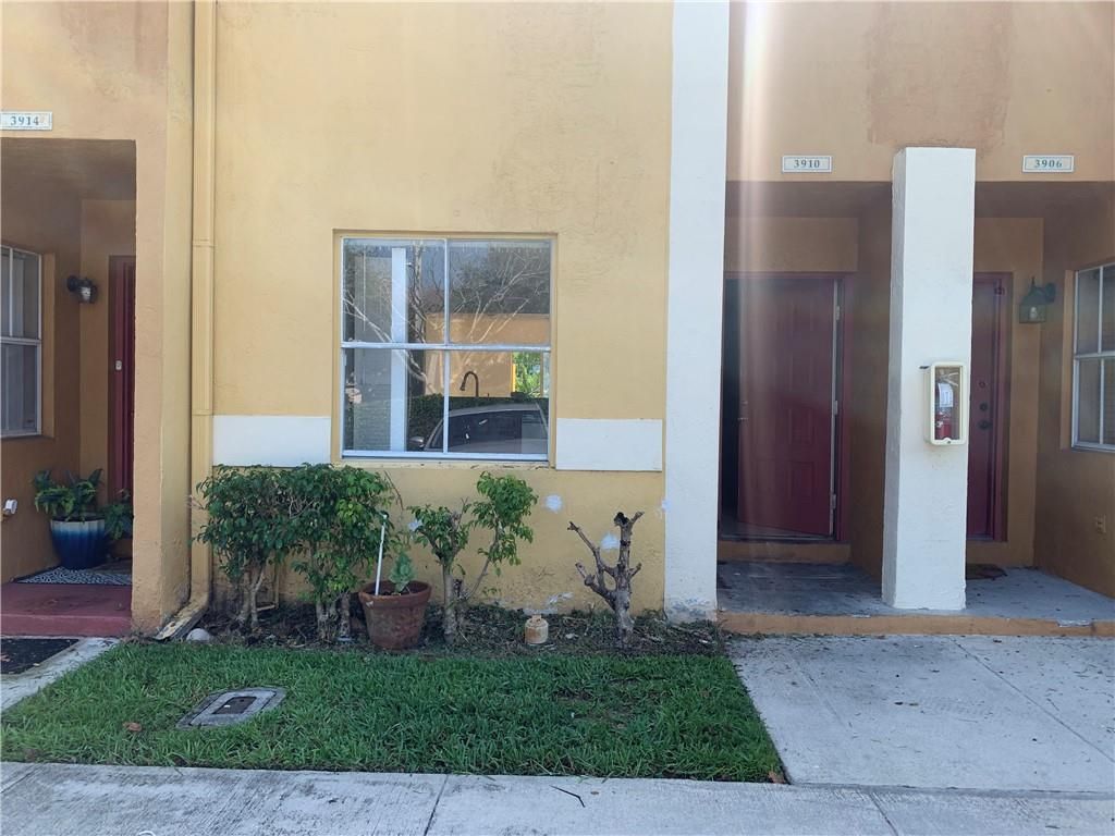 3910 NW 90th Ave 3910, Fort Lauderdale, FL 33351