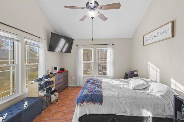 14 Louis Voan Road, Huntsville, TX 77320