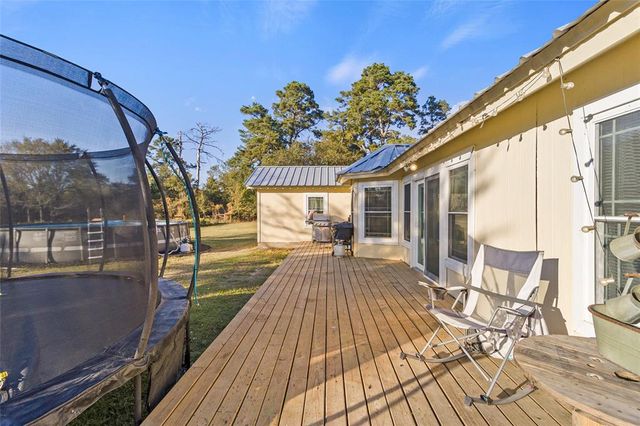 14 Louis Voan Road, Huntsville, TX 77320