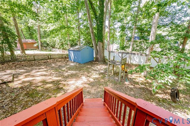 14509 Mistwood Forest Ct, Chester, VA 23831